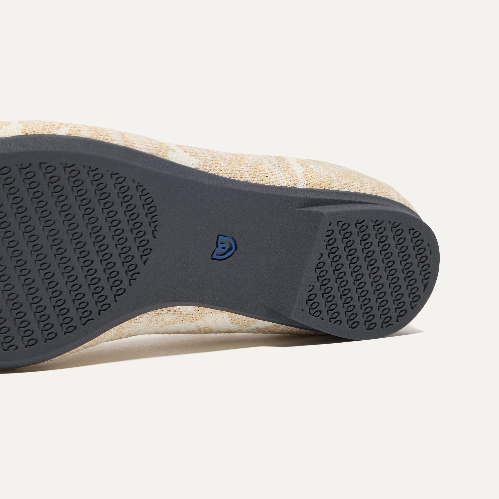 The Max Square - White Chantilly - Image 7